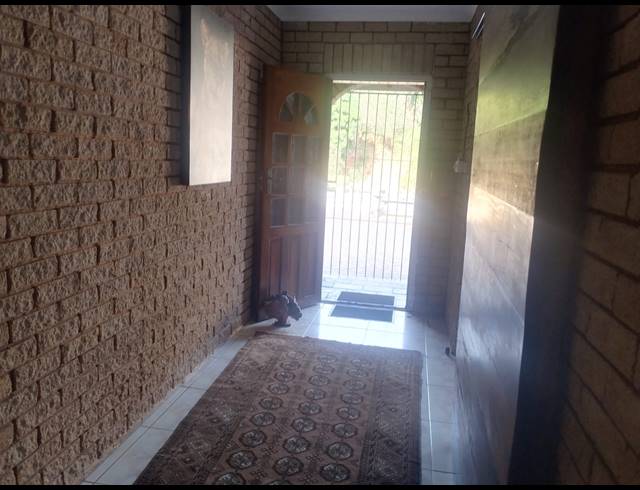 5 BEDROOM HOUSE FOR SALE IN BLUFF